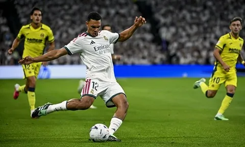 Bị Mourinho ghẻ lạnh, Alexander-Arnold đứng trước ngã rẽ