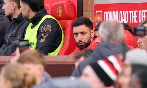 MU thua thảm, Bruno Fernandes bị chỉ trích vì tỏ thái độ bất mãn