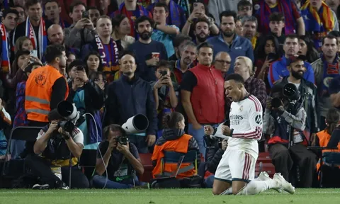 Barcelona 1-2 Real Madrid: Cú đúp cho Mbappe