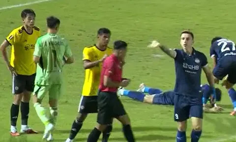 Hà Nội FC phẫn nộ trọng tài sau trận thua Đà Nẵng