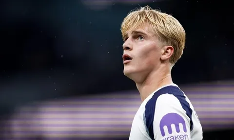 Ít đá chính ở Tottenham, Bergvall lọt tầm ngắm Barca