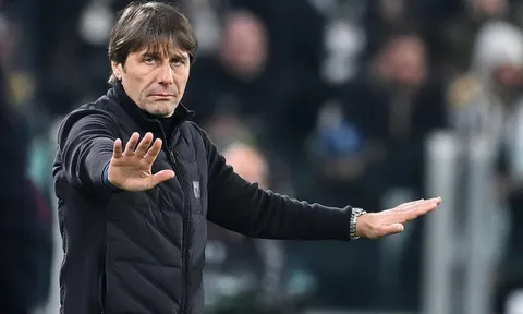 Quay lưng với Carrick, fan MU hối thúc INEOS mời HLV Conte