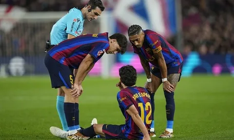 Xavi Espart của Barcelona nghỉ thi đấu 7 tuần sau El Clasico