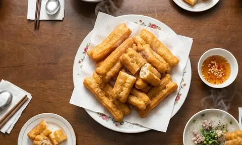 Cách tự làm quẩy chiên, nguyên liệu đơn giản, dễ mua