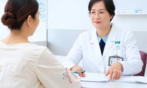 Các đột phá công nghệ xạ trị và thuốc mới trong điều trị ung thư vú