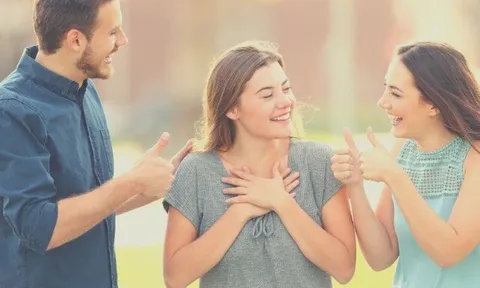 Trắc nghiệm: Bạn có phải người khéo léo trong cách khen ngợi người khác?