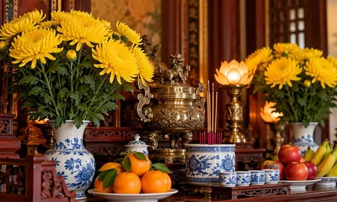 Vì sao trên ban thờ truyền thống thường có hoa cúc vàng?
