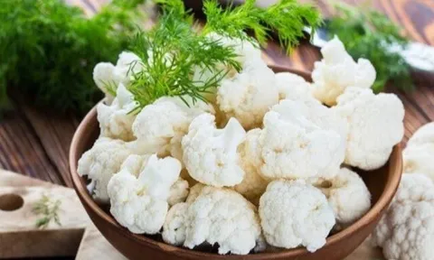 Loại rau nào được ví là “nữ hoàng rau họ cải”, đang vào mùa ăn kiểu gì cũng tốt, nhưng cần lưu ý một điều khi ăn?