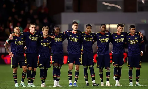 Gục ngã trên chấm 11m, Arsenal cay đắng rời EFL Cup