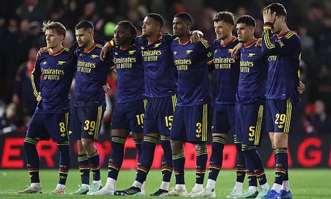 Sự chủ quan khiến Arsenal ngậm đắng nuốt cay rời EFL Cup