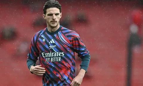 Tại sao Declan Rice lỡ trận đấu với Fleetwood?