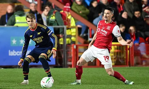Thua sốc Fleetwood, Odegaard thừa nhận Arsenal thi đấu dưới tiêu chuẩn