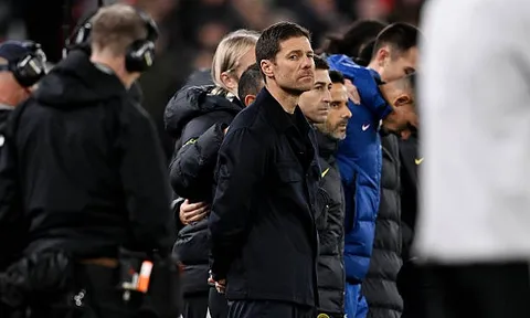 Liverpool phơi bày tử huyệt chiến thuật của Alonso
