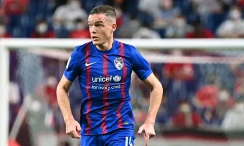Malaysia chờ FIFA duyệt nhập tịch trung vệ Shane Lowry