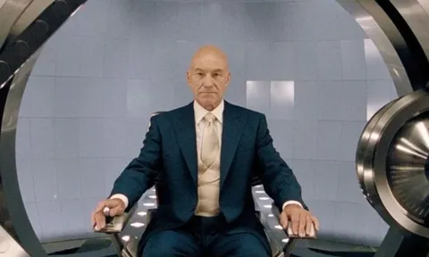 Huddersfield Town nghẹn ngào tiễn biệt Sir Patrick Stewart