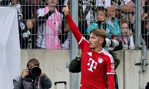 MU, Arsenal, Liverpool tranh mua Lennart Karl giá 60 triệu euro