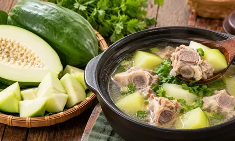 Tại sao nhiều người cho đu đủ xanh vào hầm xương? Công dụng thực sự hay chỉ là lời đồn?