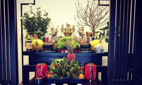 Lau dọn ban thờ ngày Tết và rút tỉa chân nhang chỉ cần nhớ những điều này đảm bảo tài lộc ùn ùn kéo đến