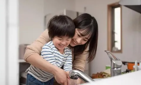Cha mẹ cần trang bị cho trẻ những gì khi đến trường trong mùa dịch COVID-19?