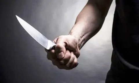 Điều tra vụ con dùng dao cắt cổ bố tử vong, chém trọng thương hàng xóm