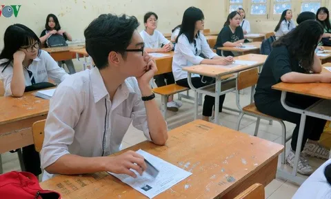 Học sinh nghỉ học dài do Covid-19 nhưng “thi THPT Quốc gia vẫn đảm bảo“