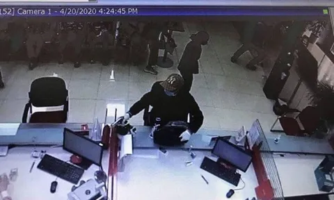Đối tượng cướp ngân hàng ở Hà Nội đã ra đầu thú