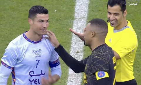 Ronaldo bị đồng đội làm đau, Mbappe liền có hành động đặc biệt