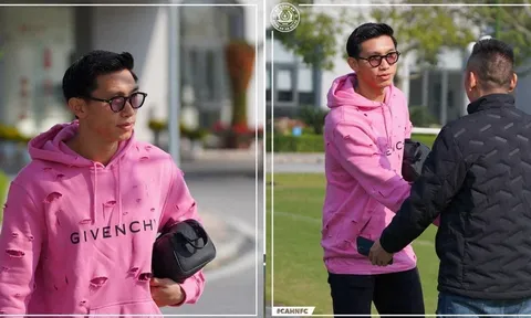Đoàn Văn Hậu ra mắt đội bóng mới