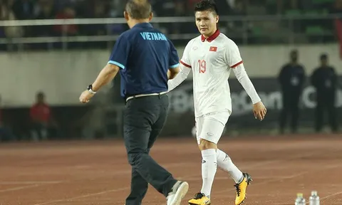 HLV Park Hang Seo bất ngờ 'trách' Quang Hải sau AFF Cup