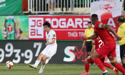 HAGL ra quân V-League nhọc nhằn ngày ra mắt 'Vua giải trẻ'