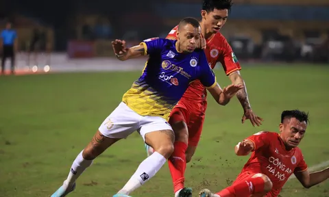 Hà Nội FC mất oan phạt đền, HLV châu Âu phản ứng bất ngờ