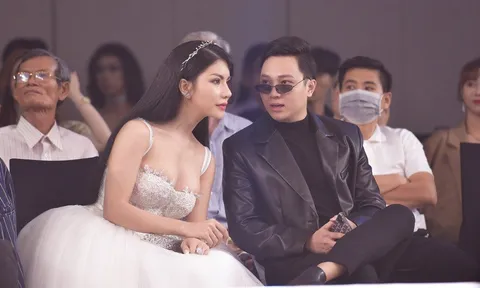 "Hoa hậu hàng không" diện váy công chúa khoe vẻ đẹp ngọt ngào