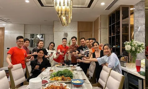 Thăm nhà triệu đô của Hoa hậu Thu Hoài: Phòng chứa hàng hiệu đẹp ngất, đến Trấn Thành còn mê