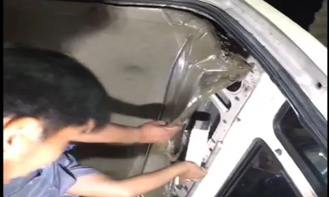 An Giang: Bắt giữ chủ xe vận chuyển thuê thuốc lá lậu với số lượng lớn