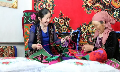 Khu tự trị Tân Cương: hơn 3 triệu dân thuộc các dân tộc thoát nghèo