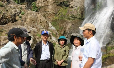 Bí thư Tỉnh ủy Kon Tum thăm và làm việc với Đảng bộ, chính quyền và nhân dân huyện Tu Mơ Rông