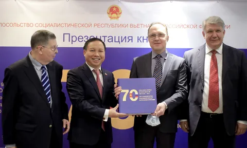 Ra mắt và giới thiệu sách “70 năm chặng đường vẻ vang quan hệ Việt Nam - Nga”