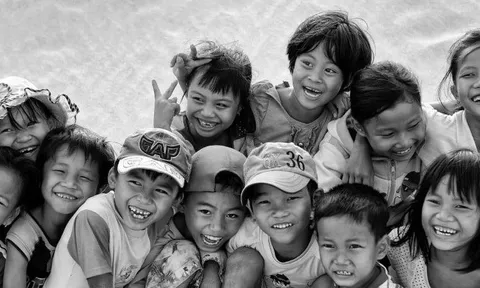 Sách ảnh 'Cười' của Trần Thế Phong