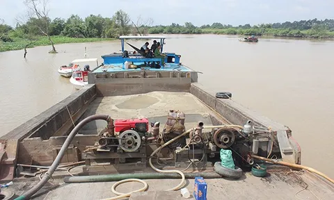 Doanh nghiệp trúng thầu mỏ cát hơn 2.800 tỷ đồng: Cần xem xét những điều bất thường…