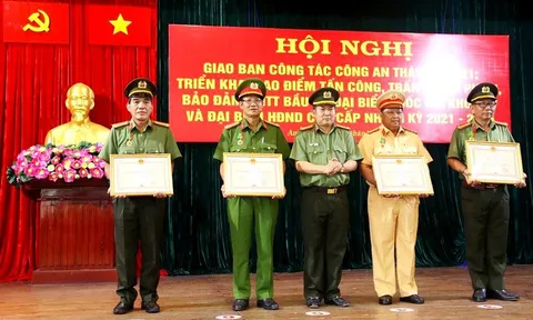 An Giang: Giao ban công tác công an tháng 4; triển khai kế hoạch cao điểm tấn công, trấn áp tội phạm
