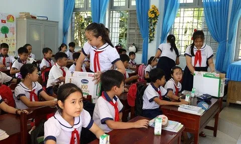Sữa học đường: Thành công đến từ sự đồng lòng của thầy cô, phụ huynh