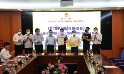 Sun Group ủng hộ 320 tỷ đồng cho Quỹ vắc-xin phòng chống dịch Covid-19 của Chính phủ