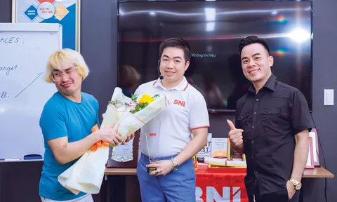 Ông bầu Tommy Văn tiết lộ ảnh hậu trường show chụp hình 'thần thái đỉnh cao' khiến nhiều người thương nhớ