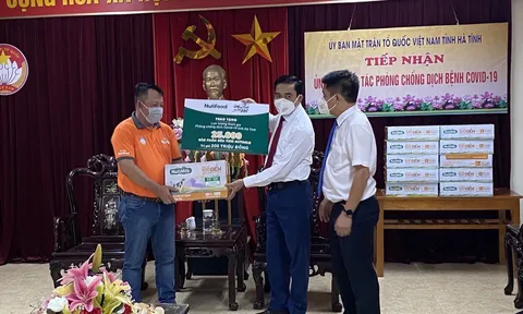 Qũy Phát triển Tài năng Việt tiếp năng lượng cho lực lượng chống dịch Hà Tĩnh