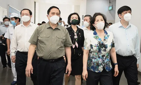 Thủ tướng đánh giá Vinamilk là doanh nghiệp điển hình ‘vừa sản xuất, vừa chiến đấu’ trong dịch Covid-19