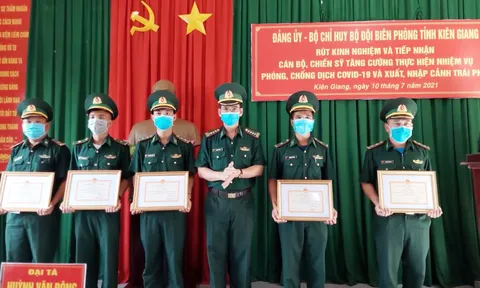 Kiên Giang: Tiếp nhận 40 cán bộ, chiến sĩ tăng cường từ Bộ đội Biên phòng tỉnh Bình Định vào chống dịch COVID-19