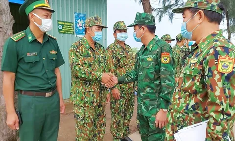Kiên Giang: Chỉ huy trưởng BĐBP tỉnh thăm, tặng quà cán bộ, chiến sĩ làm nhiệm vụ trên tuyến biên giới Hà Tiên - Giang Thành