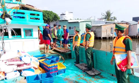 Kiên Giang: Những chiến sĩ Biên phòng vượt sóng, chống dịch COVID-19 trên biển