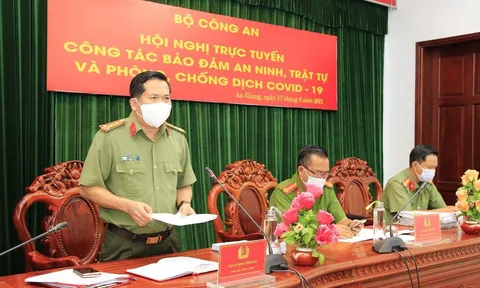 Công an An Giang tăng cường 'nhiệm vụ kép' trong diễn biến mới của dịch bệnh COVID-19