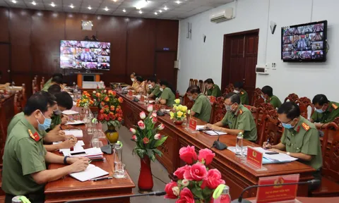 An Giang thực hiện kết luận của Bộ trưởng Bộ Công an: Chống dịch với tinh thần giữ vững 'vùng xanh', hóa xanh 'vùng đỏ'